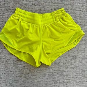 💛Lululemon Hotty Hot Low-rise Shorts